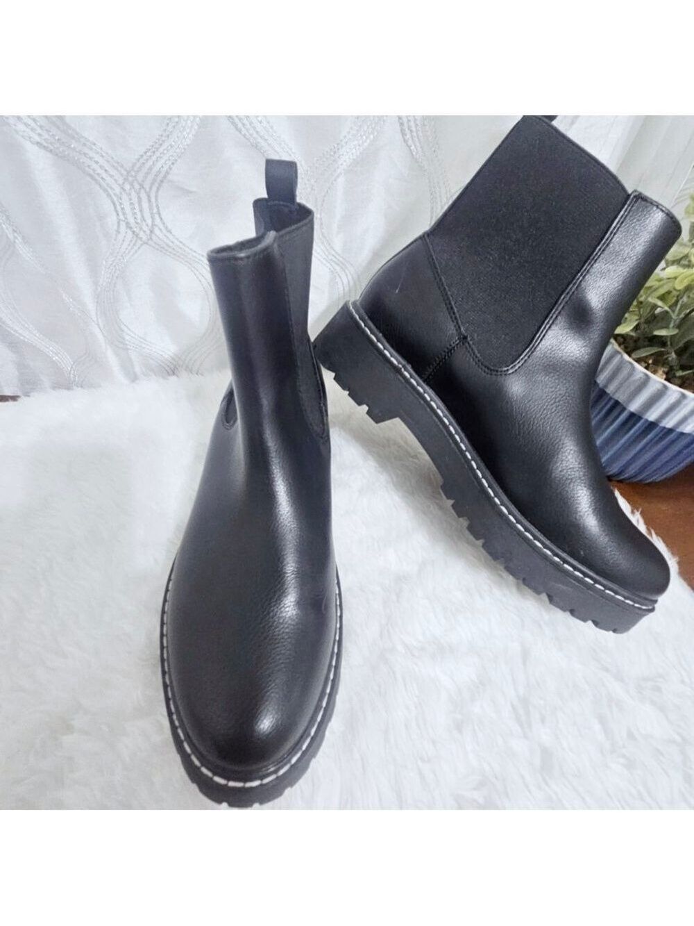 DOLCE VITA Lobera Black Faux Leather Ankle Boots Sz 8 - Picture 5 of 7